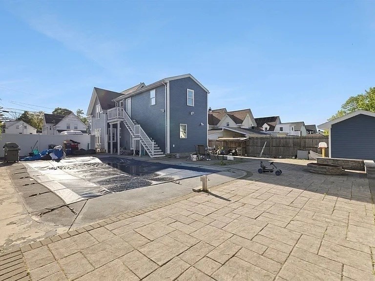 4 bed, 1 bath apartment for rent at 264 Belmont Ave Unit 1, Brockton — photo 4 of 21