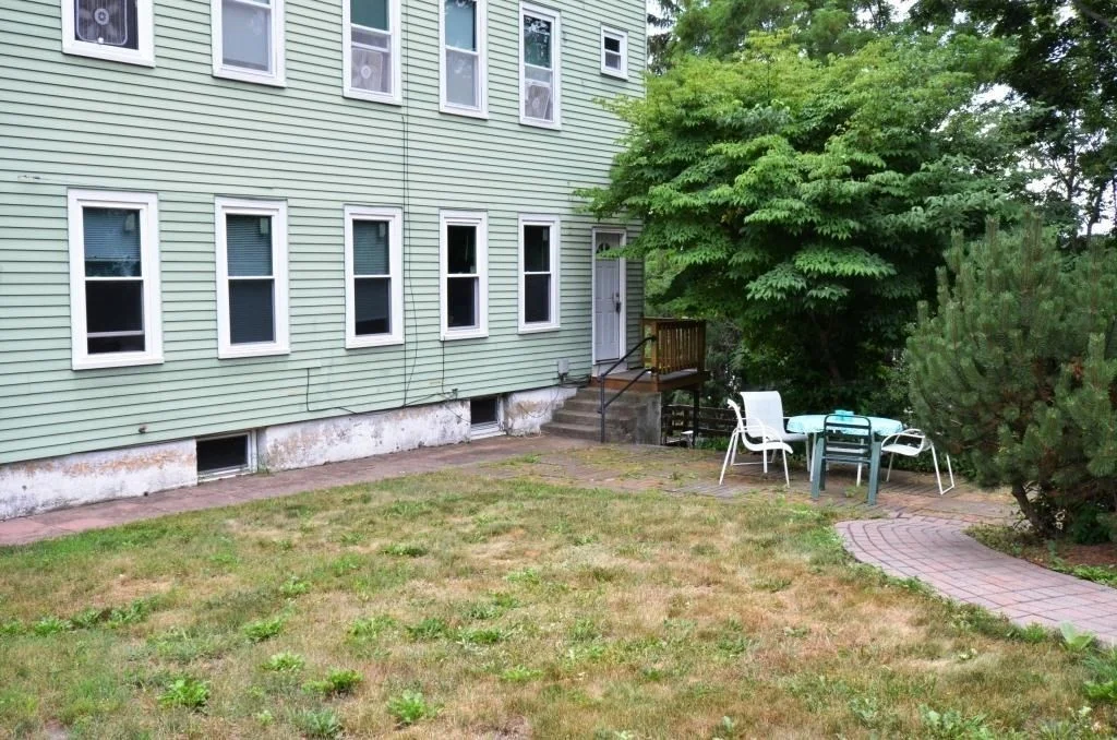 3 bed, 1 bath apartment for rent at 264 Belmont St Unit 2, Worcester — photo 21 of 21