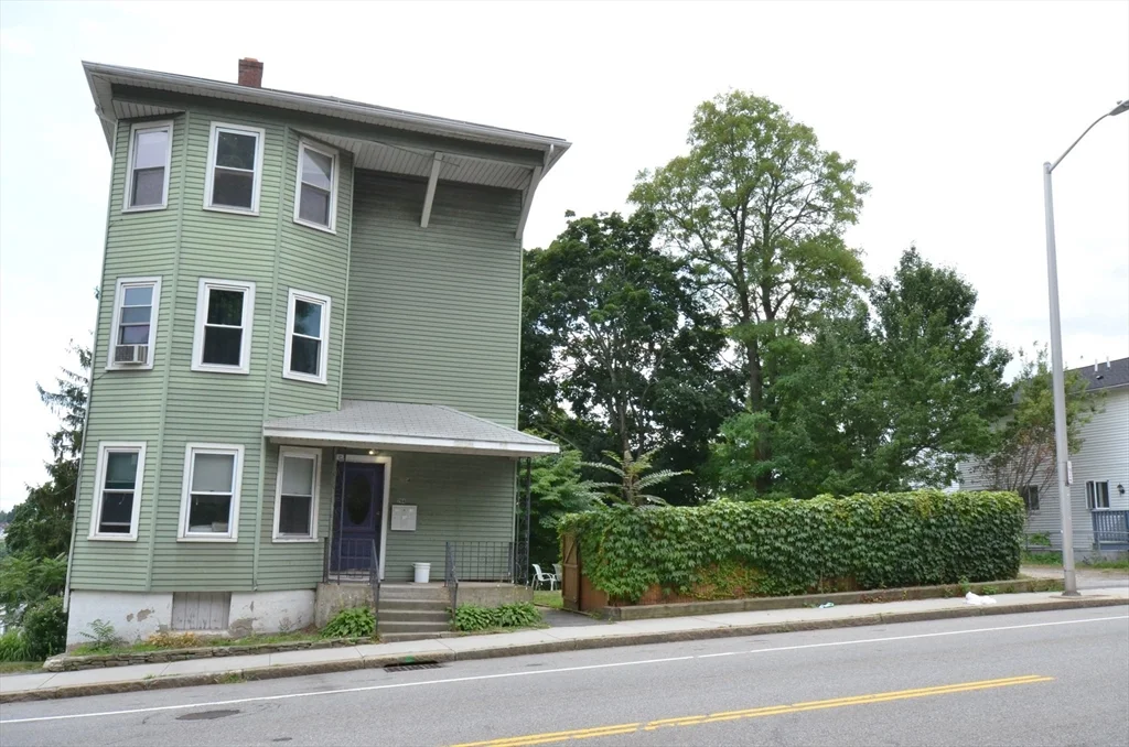 3 bed, 1 bath apartment for rent at 264 Belmont St Unit 2, Worcester — photo 18 of 21