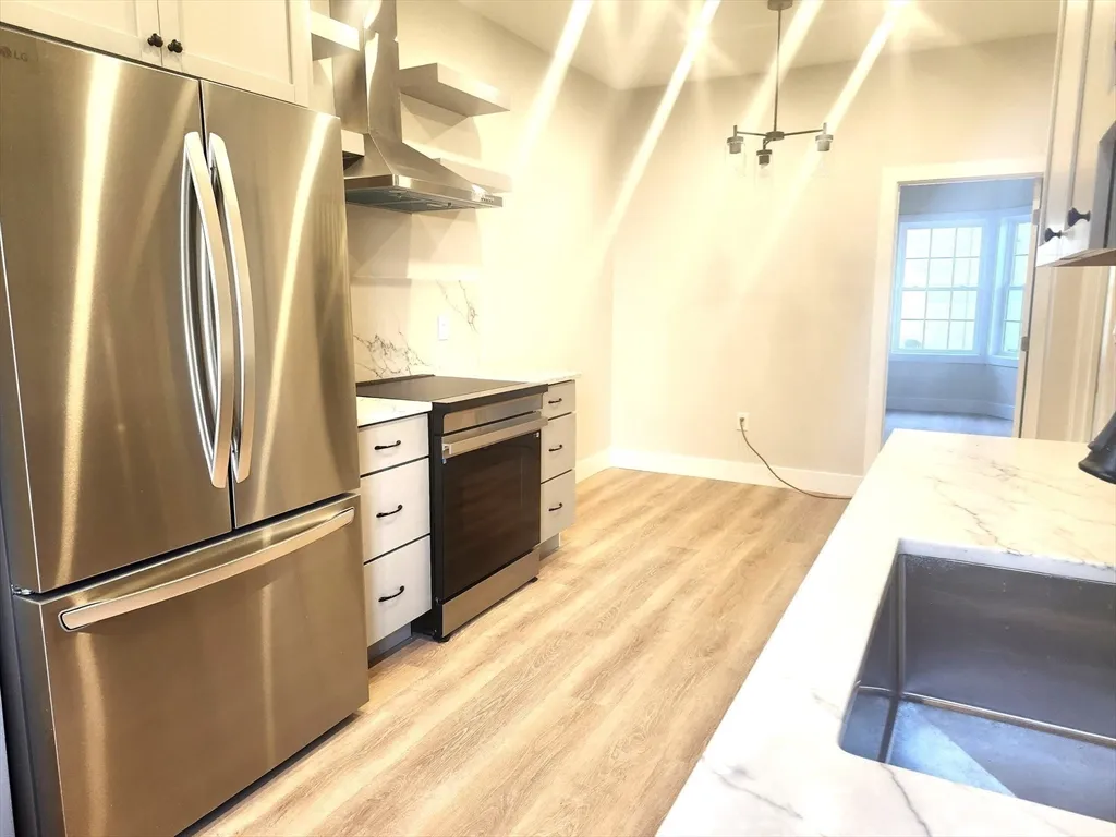 4 bed, 3 bath apartment for rent at 264 Bowen St Unit 264, South Boston — photo 5 of 25