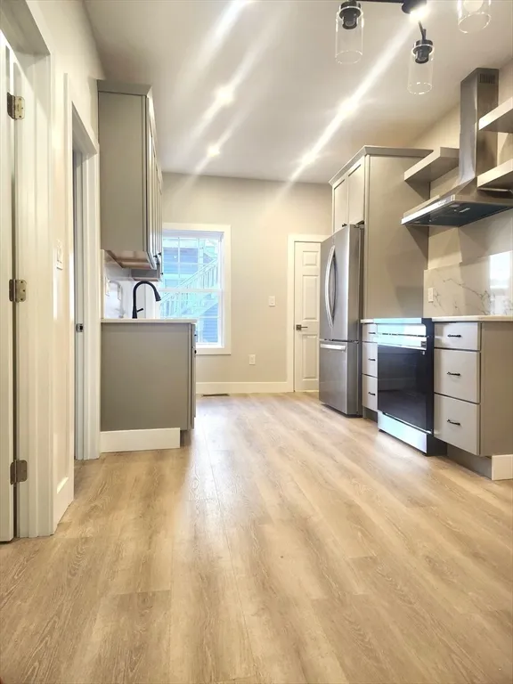 4 bed, 3 bath apartment for rent at 264 Bowen St Unit 264, South Boston — photo 2 of 25