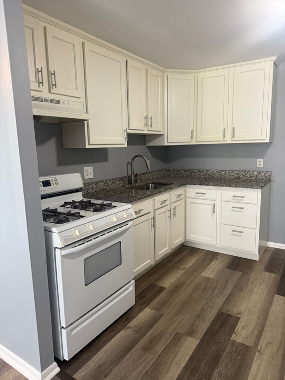 2 bed, 1 bath apartment for rent at 264 E Haverhill Unit 9, Lawrence — photo 1 of 7