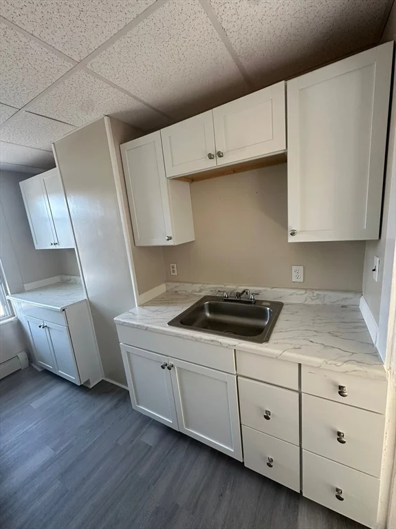4 bed, 1 bath apartment for rent at 264 Jackson St Unit 2, Lawrence — photo 3 of 15