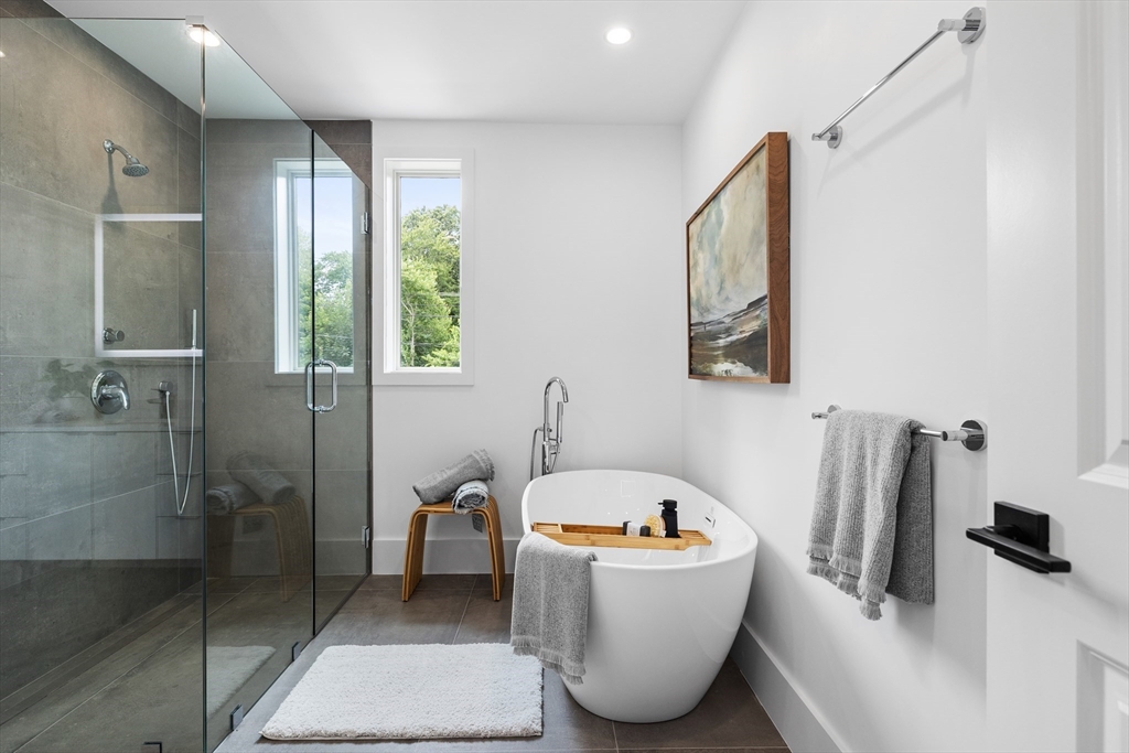4 bed, 4+ bath apartment for rent at 264 Lagrange St Unit U-264, Chestnut Hill — photo 8 of 12