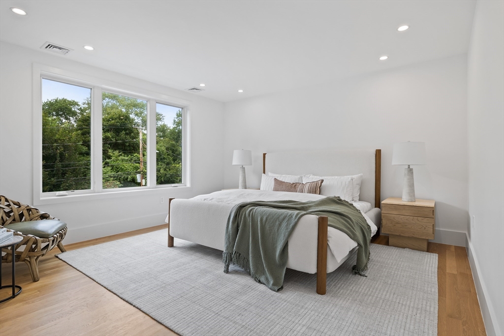 4 bed, 4+ bath apartment for rent at 264 Lagrange St Unit U-264, Chestnut Hill — photo 7 of 12