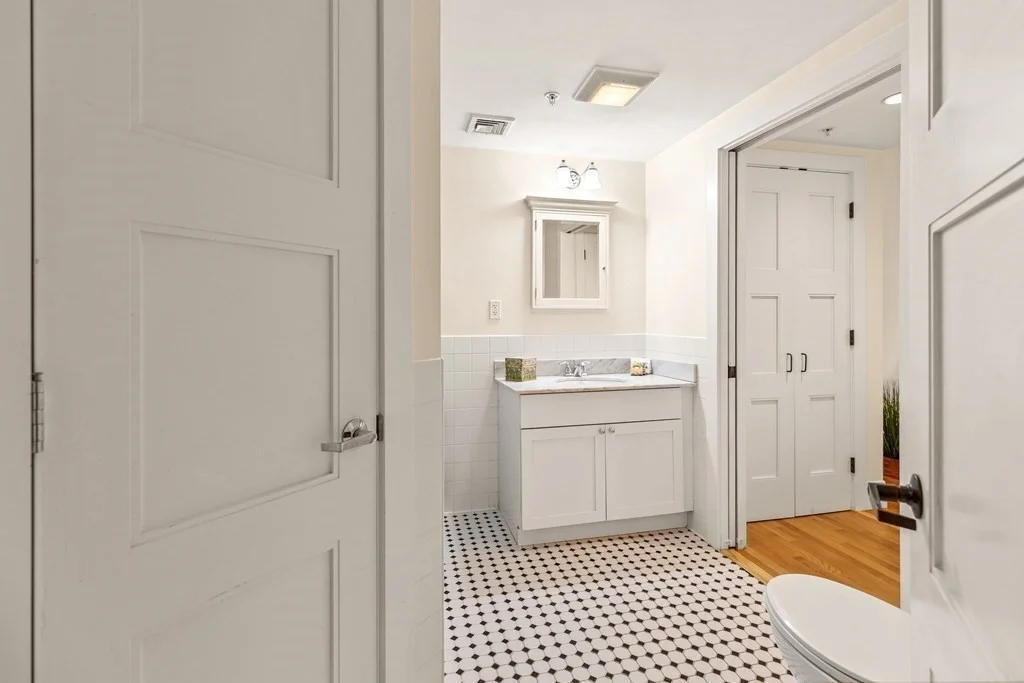 1 bed, 1 bath apartment for rent at 264 Massachusetts Ave Unit 305, Boston — photo 13 of 17