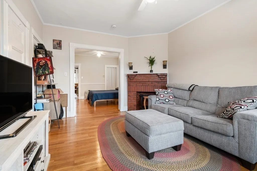 2 bed, 1 bath apartment for rent at 264 Maverick St Unit 3, East Boston — photo 8 of 17