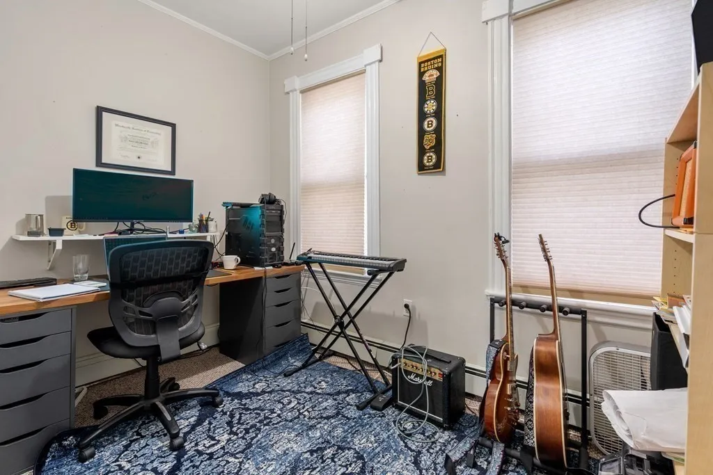 2 bed, 1 bath apartment for rent at 264 Maverick St Unit 3, East Boston — photo 15 of 17