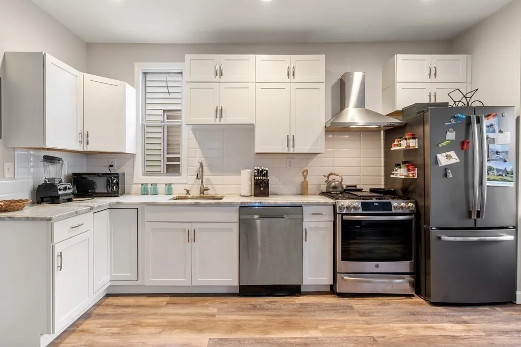 2 bed, 1 bath apartment for rent at 264 Maverick St Unit 3, East Boston — photo 1 of 17