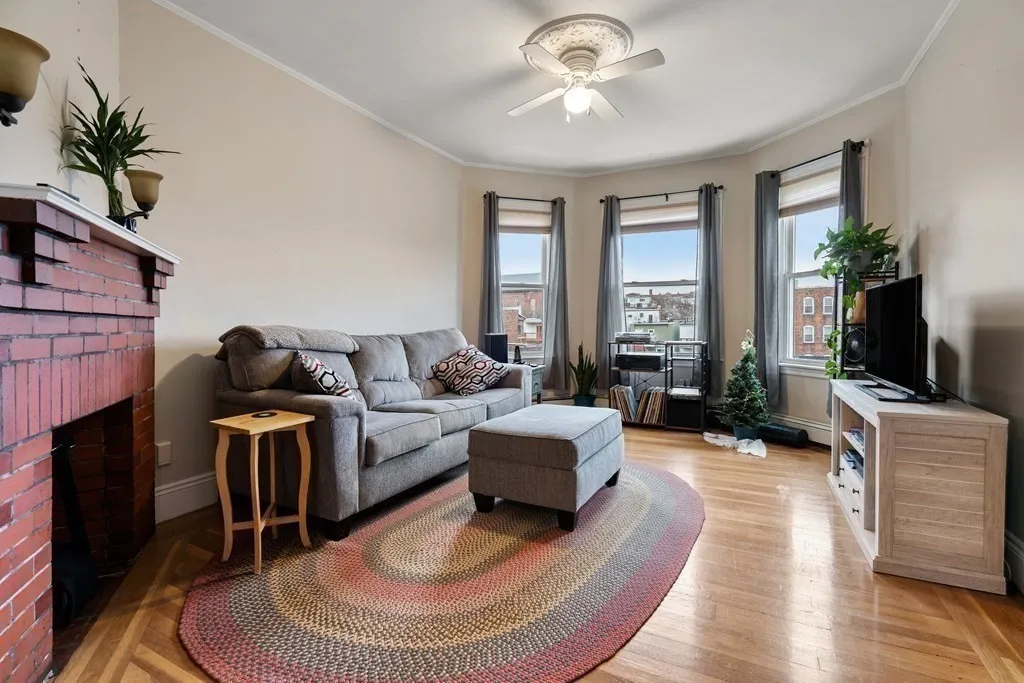 2 bed, 1 bath apartment for rent at 264 Maverick St Unit 3, East Boston — photo 6 of 17