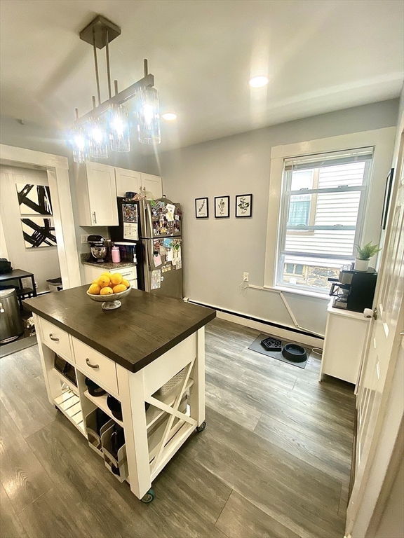 2 bed, 2 bath apartment for rent at 264 Newton St Unit 1, Waltham — photo 3 of 26