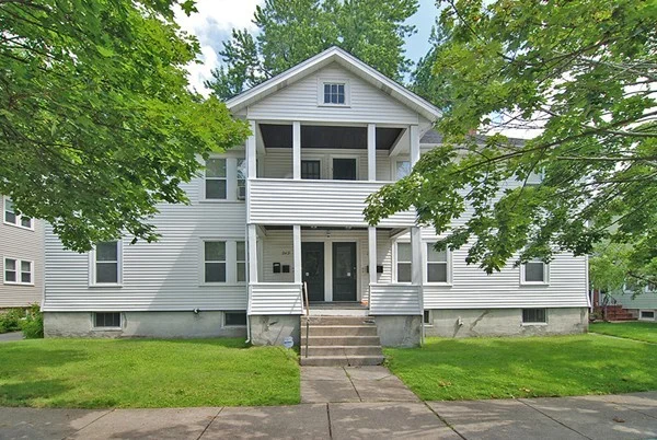 2 bed, 1 bath apartment for rent at 264 Robbins St Unit B, South Side — photo 1 of 12