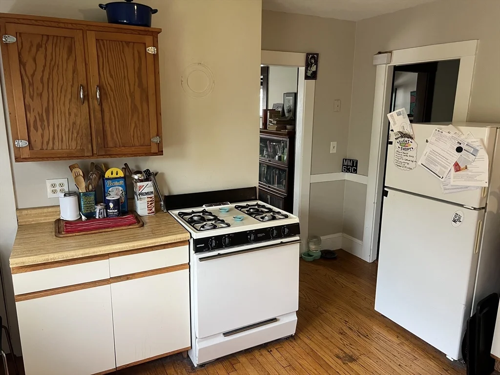 2 bed, 1 bath apartment for rent at 264 Robbins St Unit B, South Side — photo 8 of 12