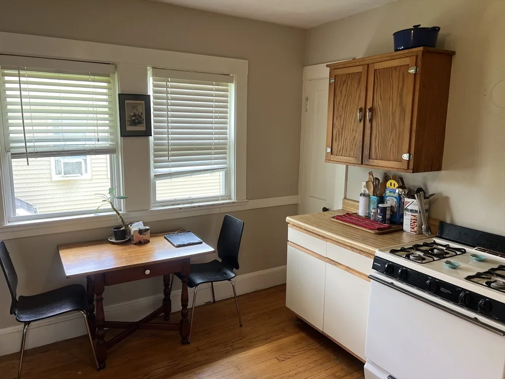 2 bed, 1 bath apartment for rent at 264 Robbins St Unit B, South Side — photo 9 of 12
