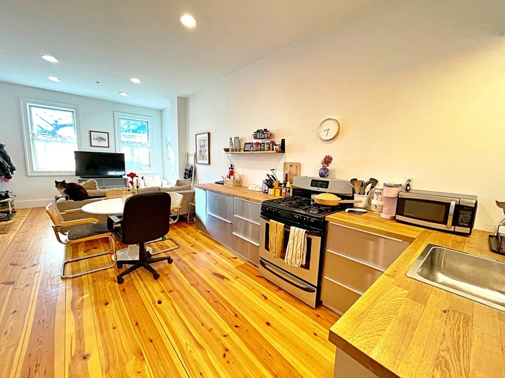 2 bed, 1 bath apartment for rent at 264 Sumner St Unit 1, East Boston — photo 6 of 16