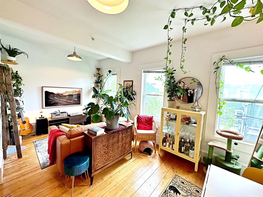 2 bed, 1 bath apartment for rent at 264 Sumner St Unit 3, East Boston — photo 2 of 13