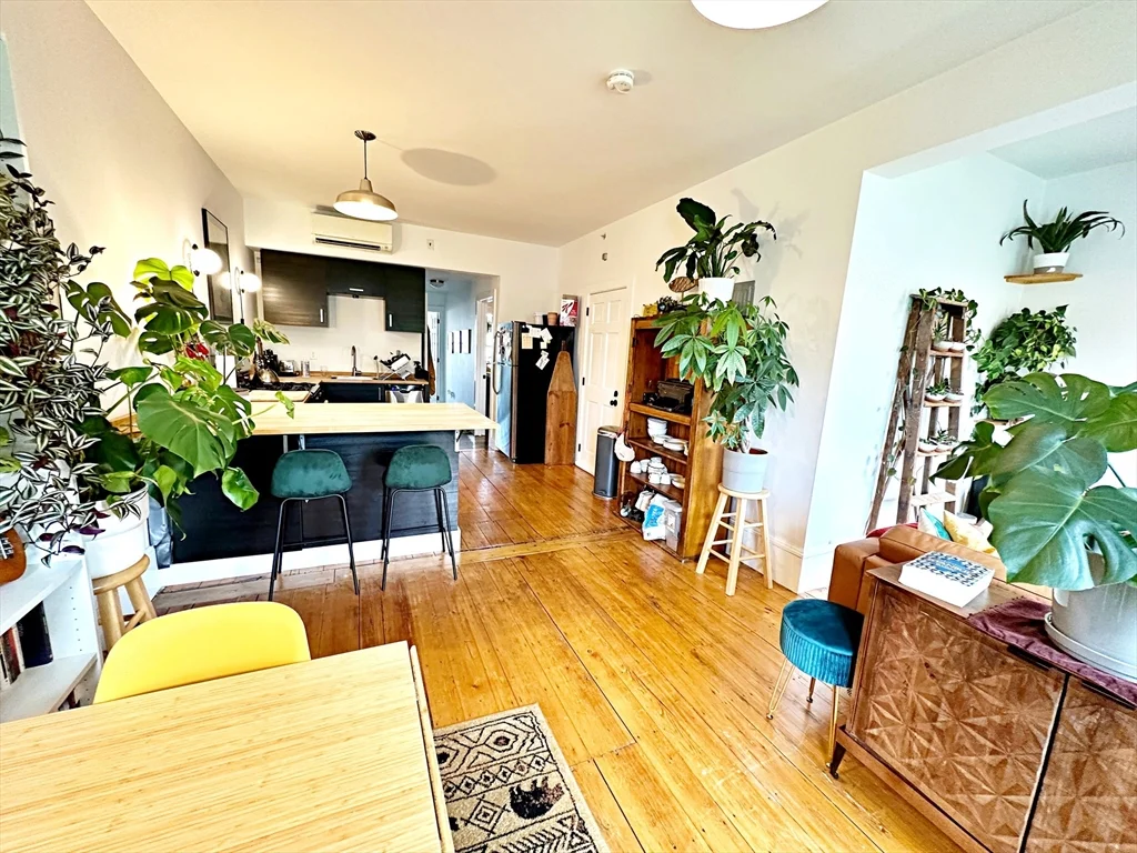 2 bed, 1 bath apartment for rent at 264 Sumner St Unit 3, East Boston — photo 4 of 13