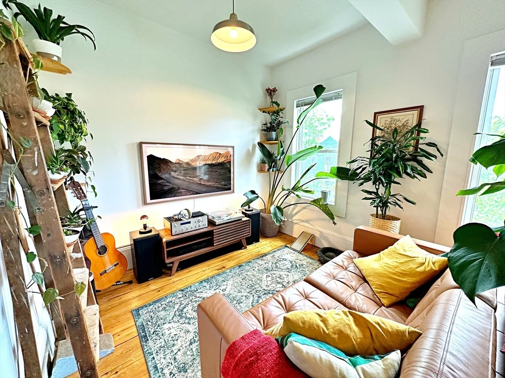 2 bed, 1 bath apartment for rent at 264 Sumner St Unit 3, East Boston