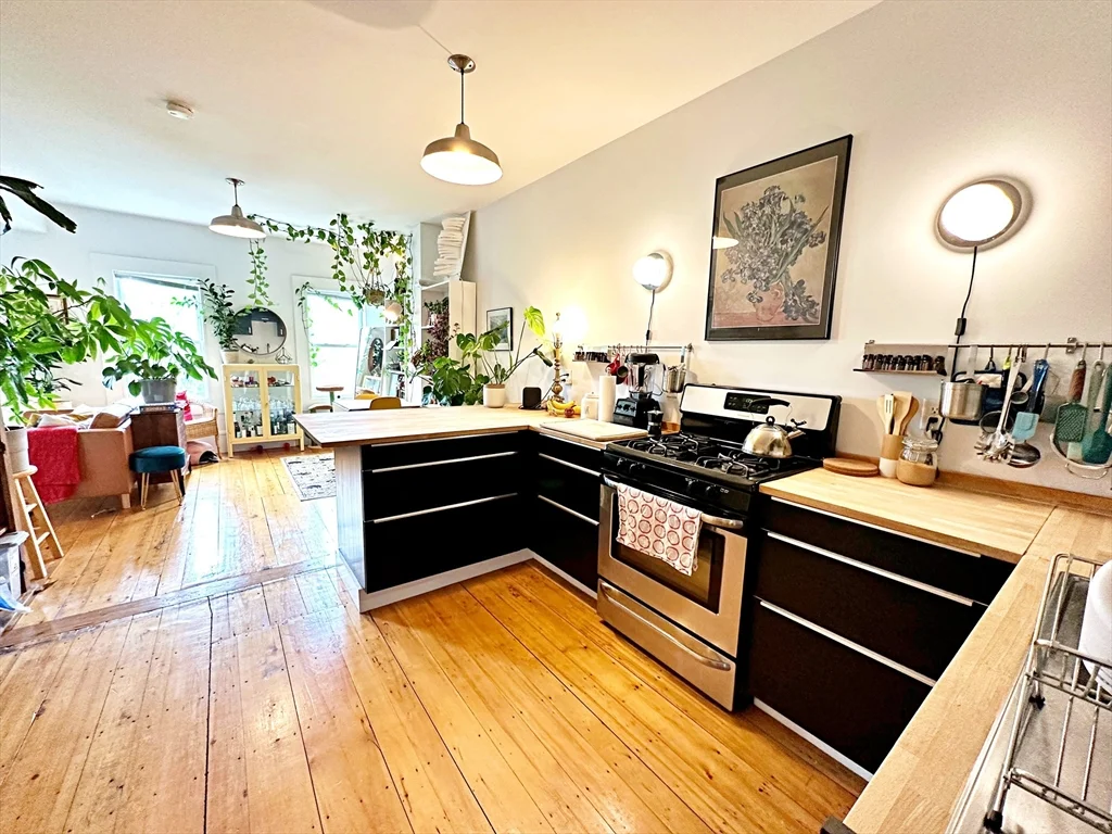 2 bed, 1 bath apartment for rent at 264 Sumner St Unit 3, East Boston — photo 6 of 13