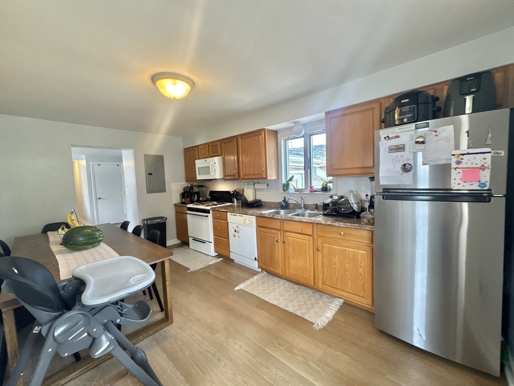 3 bed, 1 bath apartment for rent at 264 Washington St Unit 1, Peabody — photo 13 of 19