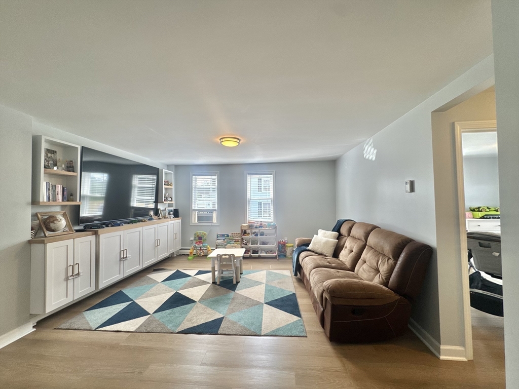 3 bed, 1 bath apartment for rent at 264 Washington St Unit 1, Peabody — photo 5 of 19