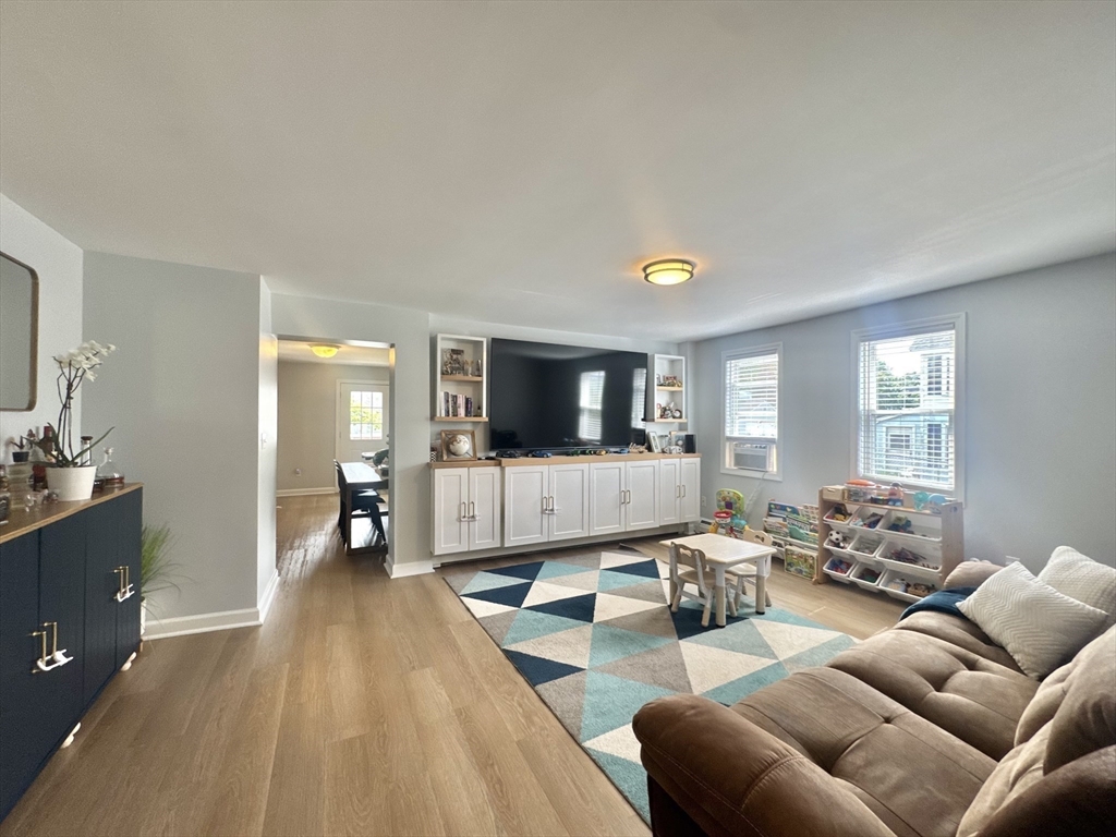 3 bed, 1 bath apartment for rent at 264 Washington St Unit 1, Peabody — photo 3 of 19