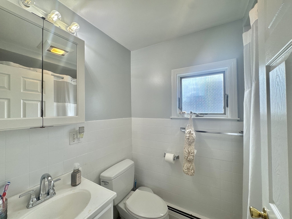 3 bed, 1 bath apartment for rent at 264 Washington St Unit 1, Peabody — photo 15 of 19