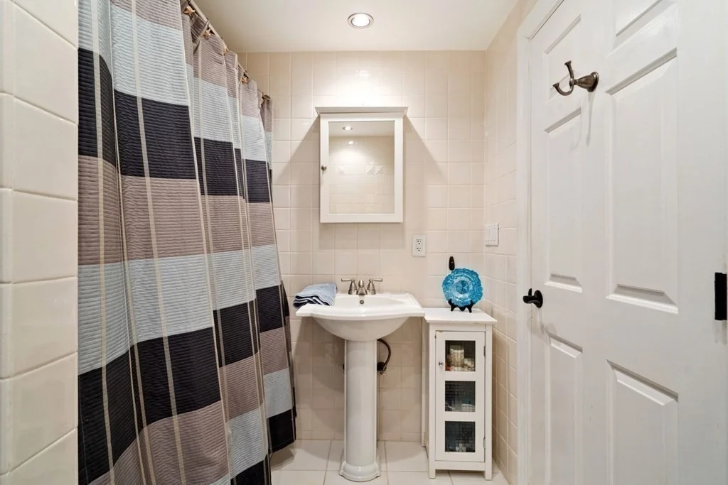 1 bed, 1 bath apartment for rent at 265 Beacon St Unit 1, Back Bay — photo 11 of 14