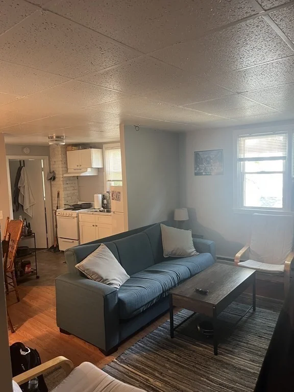 1 bed, 1 bath apartment for rent at 265 Dorchester Unit 4, South Boston — photo 5 of 7