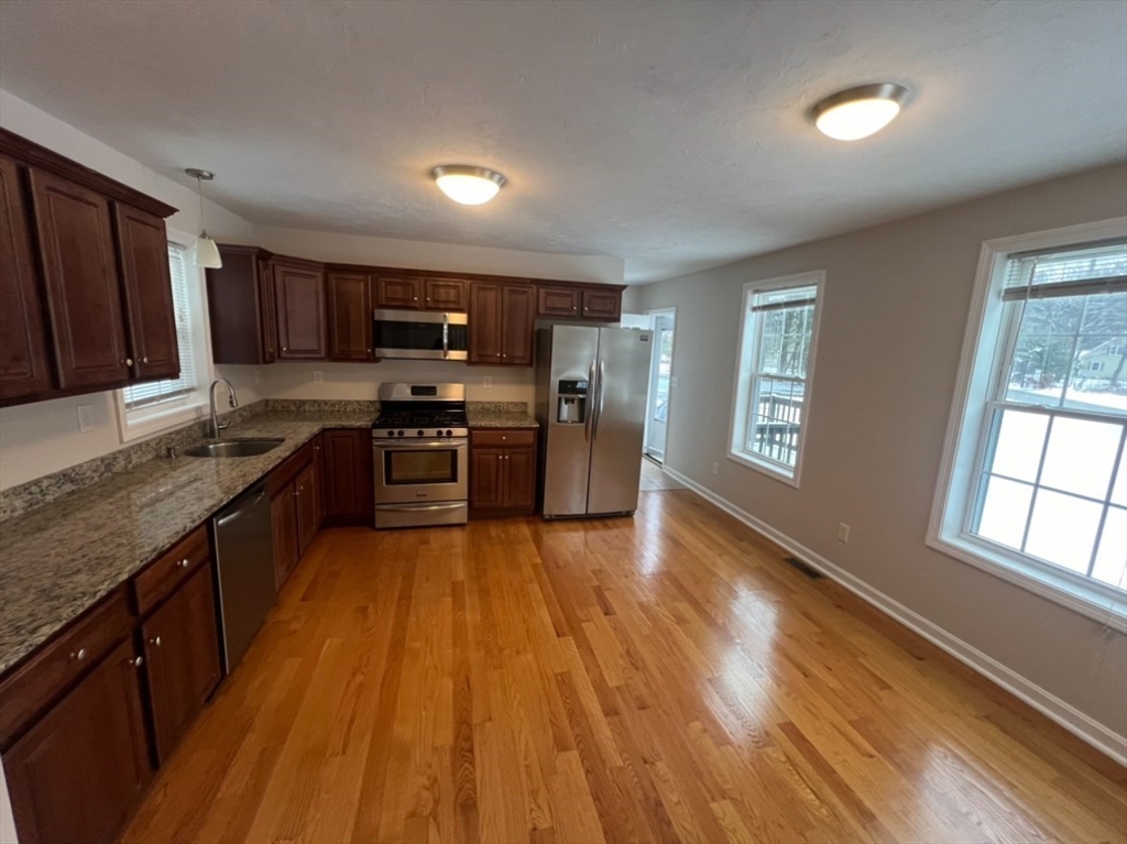 2 bed, 2 bath apartment for rent at 265 Dunstable Rd Unit 2, Tyngsborough — photo 3 of 11