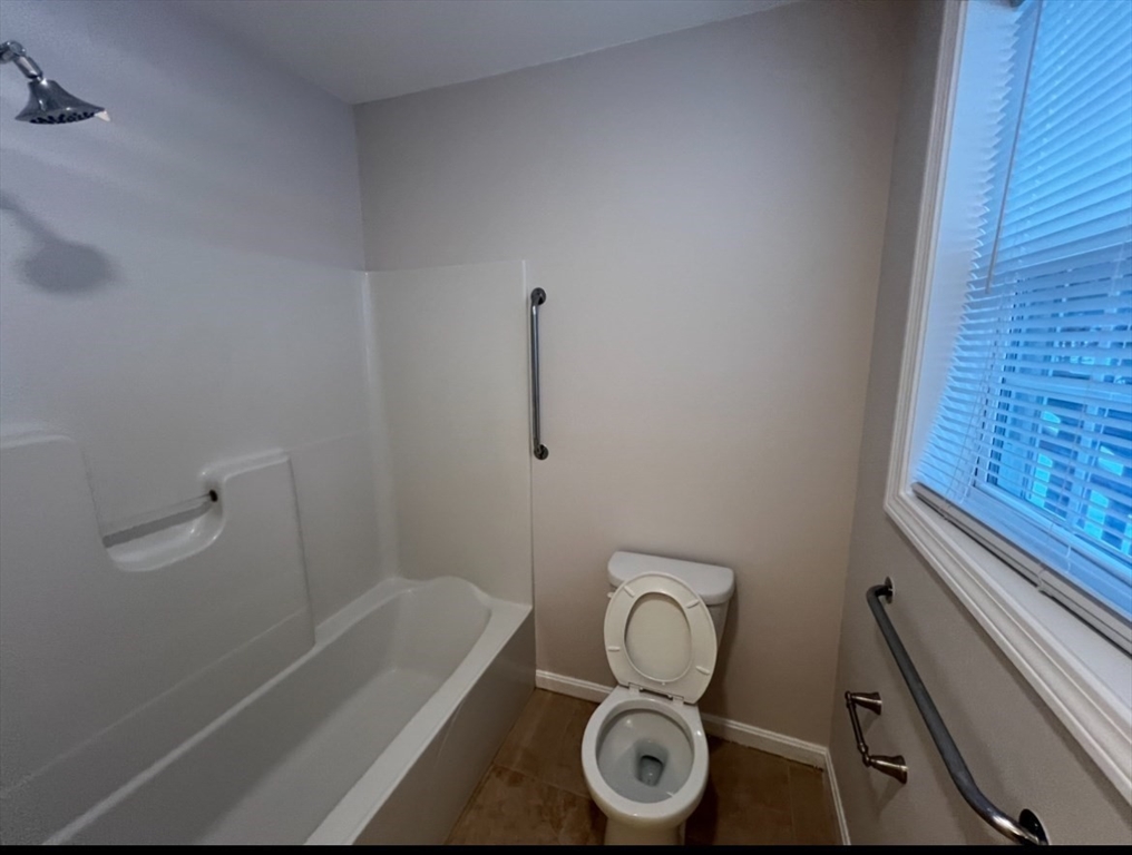 2 bed, 2 bath apartment for rent at 265 Dunstable Rd Unit 2, Tyngsborough — photo 10 of 11