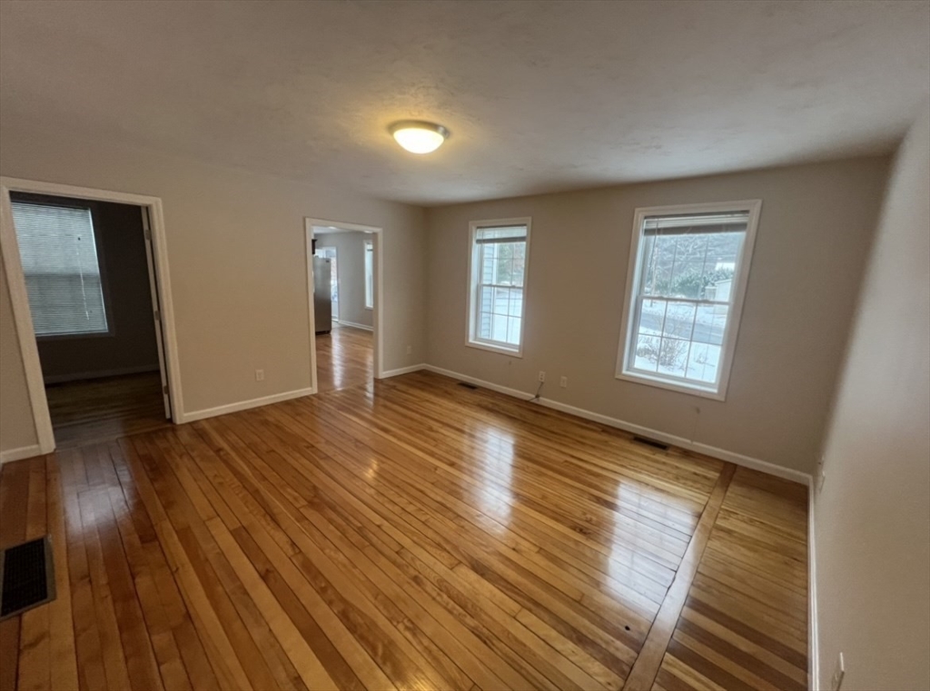 2 bed, 2 bath apartment for rent at 265 Dunstable Rd Unit 2, Tyngsborough — photo 4 of 11