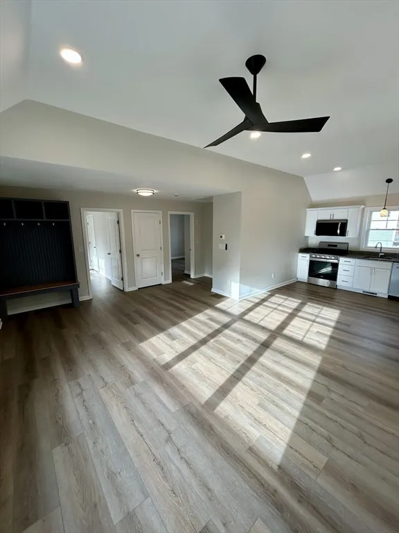 2 bed, 1 bath apartment for rent at 265 Dunstable Rd Unit C, Tyngsborough — photo 4 of 17