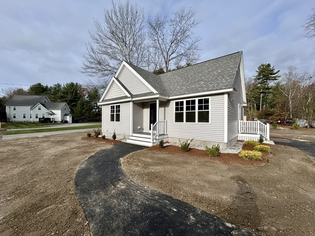 2 bed, 1 bath apartment for rent at 265 Dunstable Rd Unit C, Tyngsborough