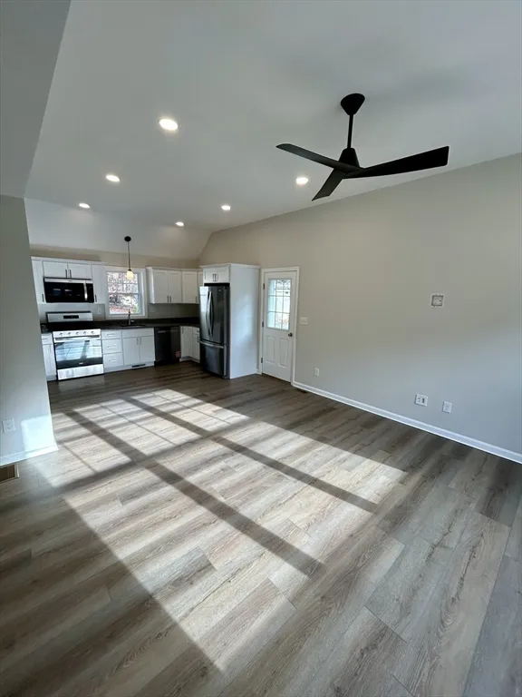 2 bed, 1 bath apartment for rent at 265 Dunstable Rd Unit C, Tyngsborough — photo 3 of 17