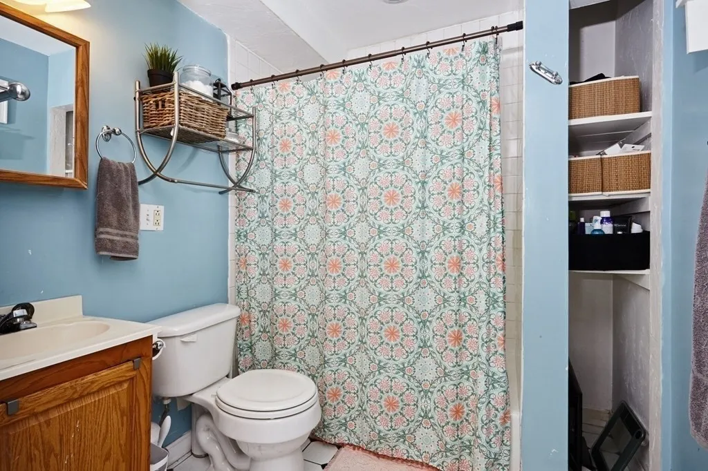 2 bed, 2 bath apartment for rent at 265 Emerson St Unit 1, South Boston — photo 9 of 11