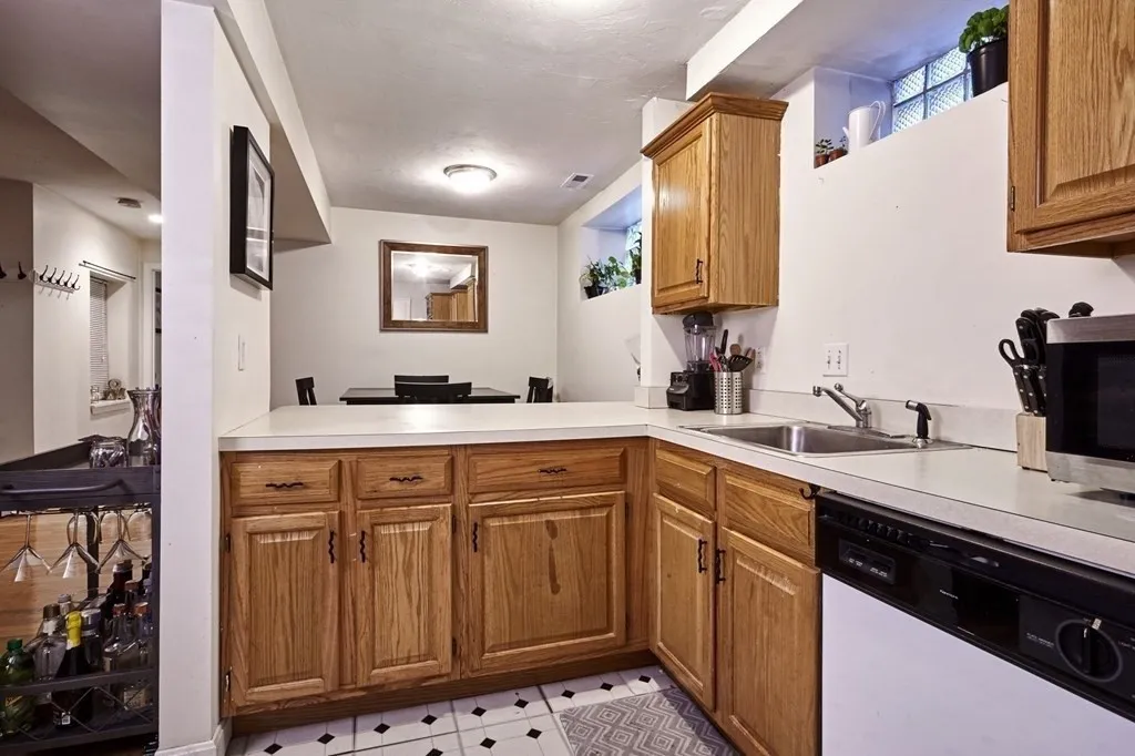 2 bed, 2 bath apartment for rent at 265 Emerson St Unit 1, South Boston — photo 6 of 11