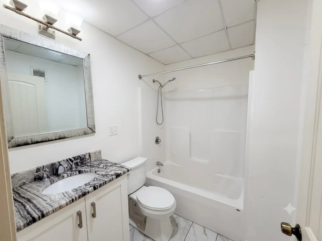 2 bed, 1 bath apartment for rent at 265 Essex St Unit 1A, Lawrence — photo 4 of 7