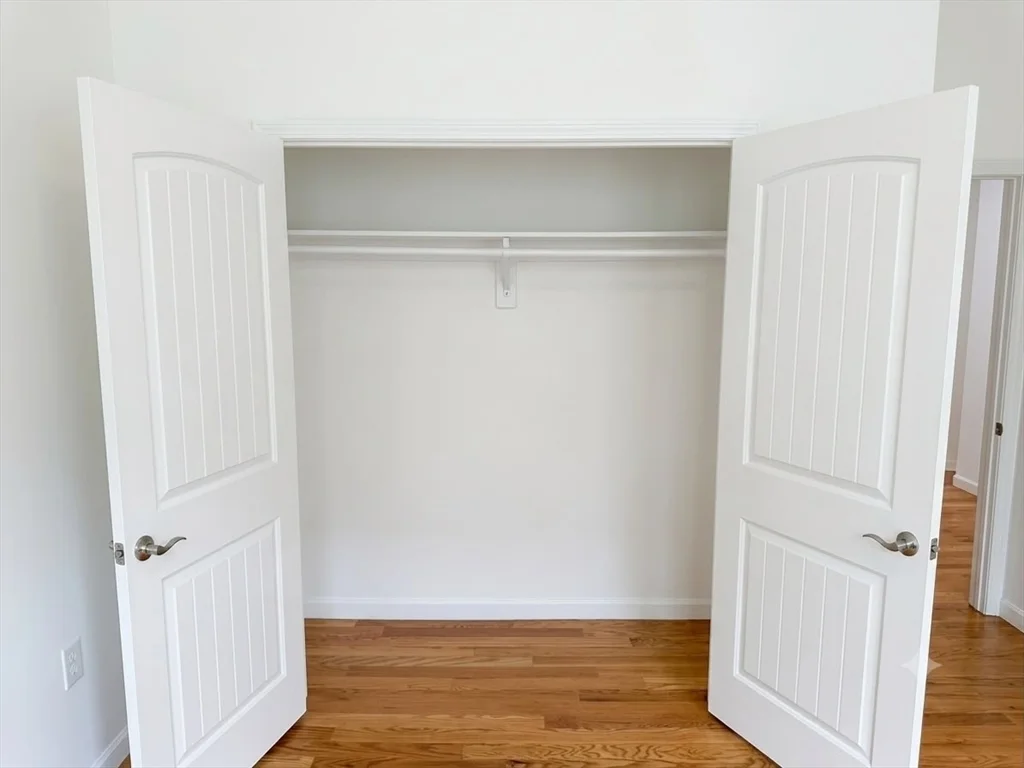 2 bed, 1 bath apartment for rent at 265 Essex St Unit 1A, Lawrence — photo 6 of 7