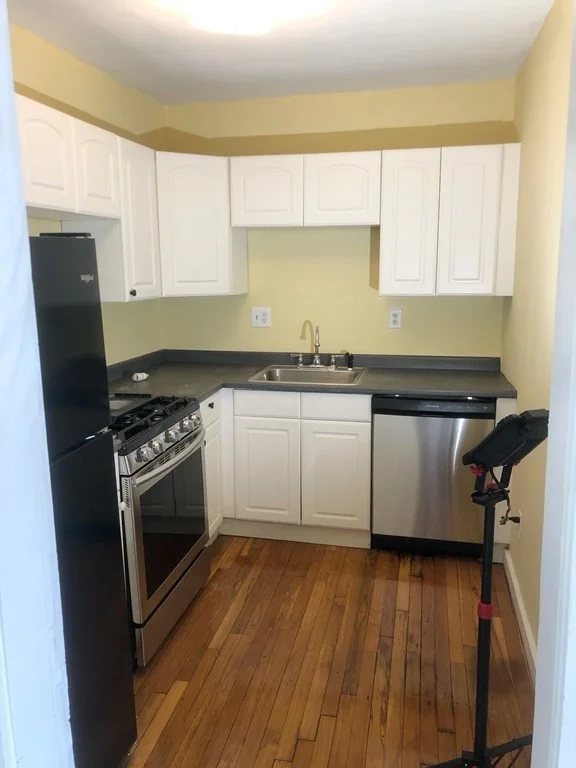 2 bed, 1 bath apartment for rent at 265 Hyde Park Ave Unit 1L, Boston — photo 2 of 9