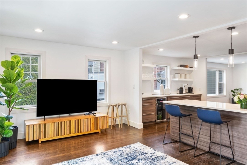 5 bed, 4+ bath apartment for rent at 265 Jackson St, Newton — photo 11 of 38