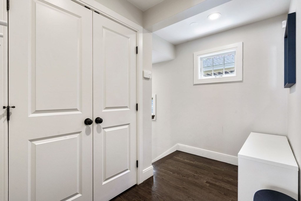 5 bed, 4+ bath apartment for rent at 265 Jackson St, Newton — photo 16 of 38