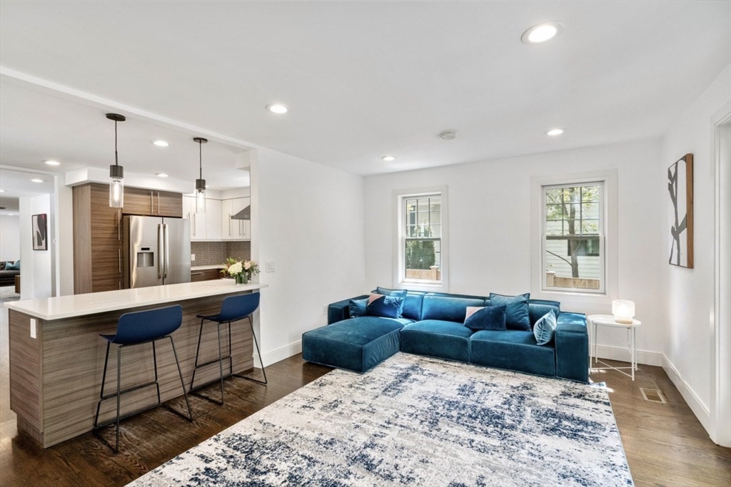 5 bed, 4+ bath apartment for rent at 265 Jackson St, Newton — photo 12 of 38
