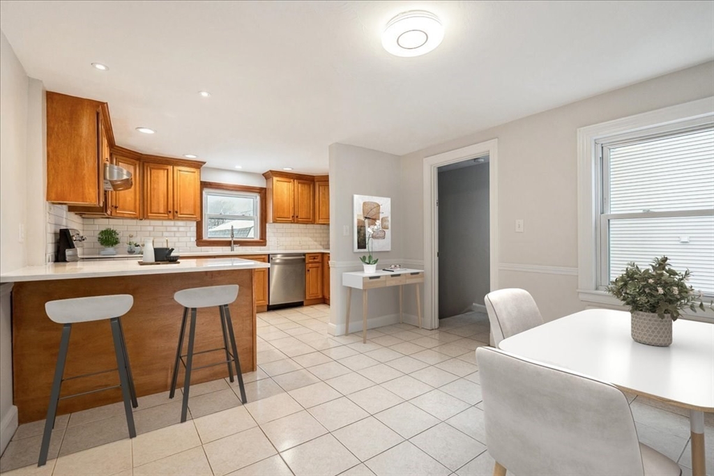 2 bed, 1 bath apartment for rent at 265 Lowell Unit 2, Waltham — photo 2 of 10