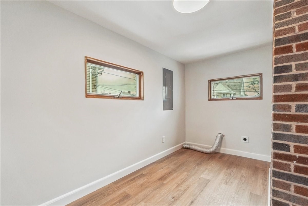 2 bed, 1 bath apartment for rent at 265 Lowell Unit 2, Waltham — photo 5 of 10