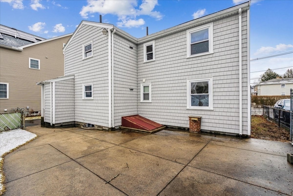 2 bed, 1 bath apartment for rent at 265 Lowell Unit 2, Waltham — photo 9 of 10