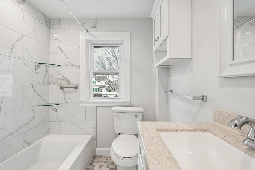 2 bed, 1 bath apartment for rent at 265 Lowell Unit 2, Waltham — photo 4 of 10