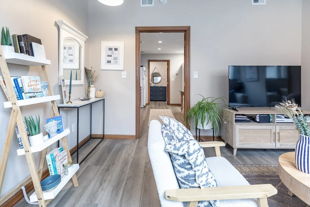 1 bed, 1 bath apartment for rent at 263-265 North St Unit A, North End — photo 4 of 17