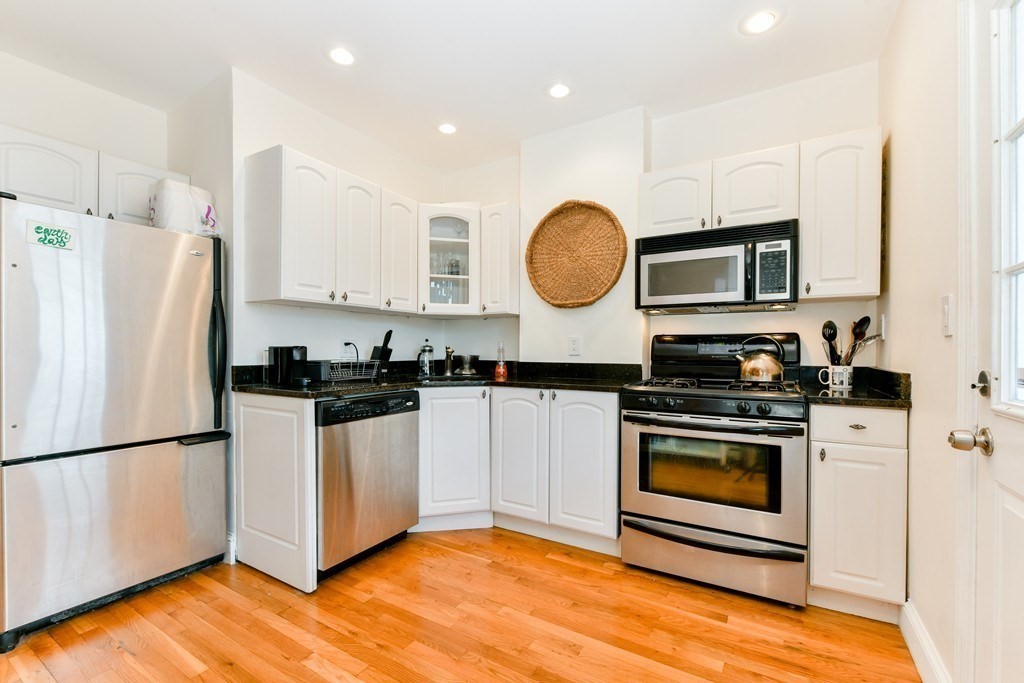 2 bed, 1 bath apartment for rent at 265 Silver St Unit 2, South Boston — photo 5 of 11