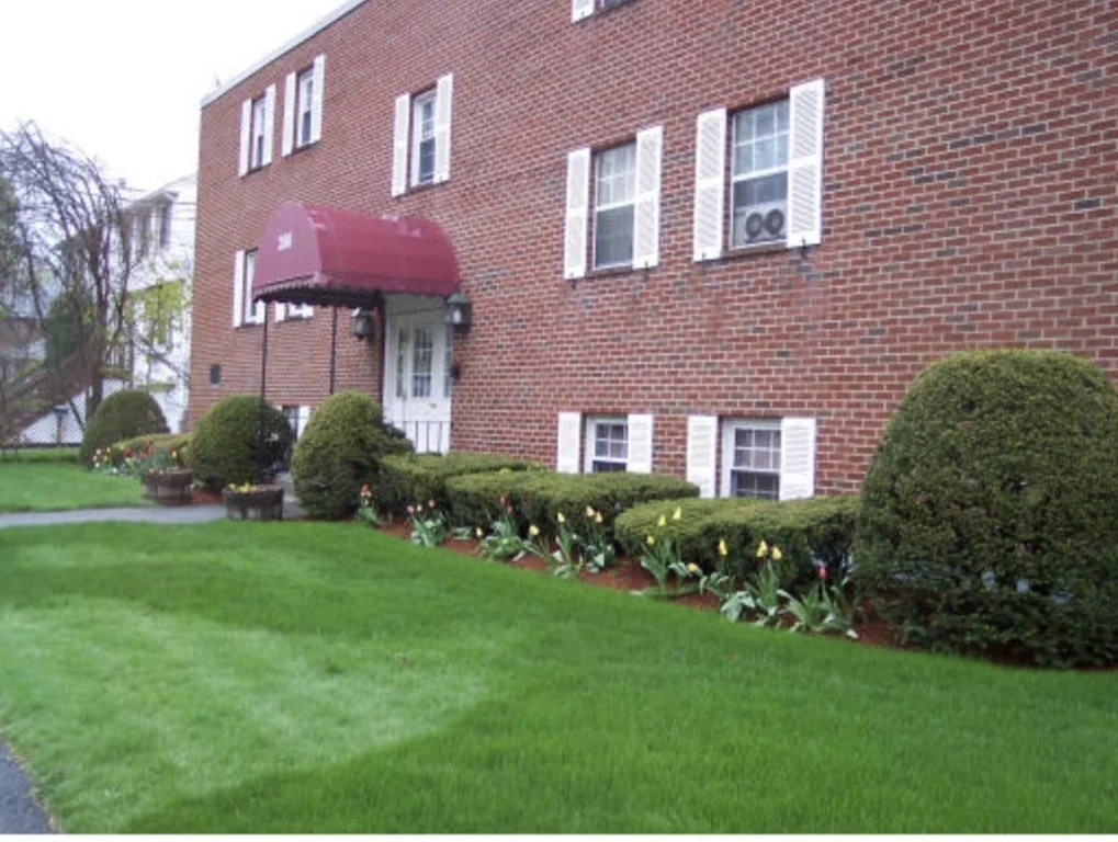 2 bed, 1 bath apartment for rent at 266 Albion St Unit 11, Wakefield — photo 2 of 14